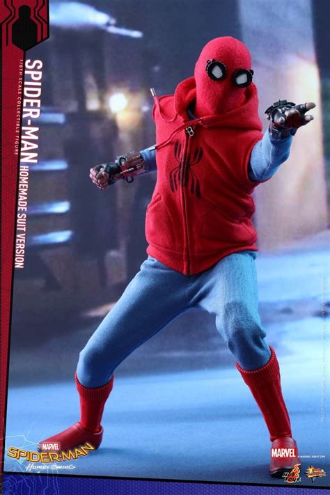 Hot Toys Reveals Their Spider Man Homecoming Action Figure Of Spider Man In His Homemade Suit