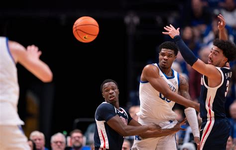 Otega Oweh-Denzel Aberdeen Moment During Gonzaga Game Sparks Major Fan