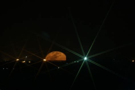 Gambar : cahaya, malam, sinar matahari, tekstur, gelap, garis, refleksi