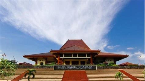 Ugm Raih Peringkat Pada Qs World University Ranking Tribunjogja