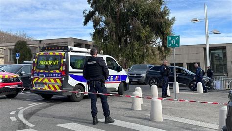 Un Homme Tue Son Ex Femme Devant Le Tribunal Montpellier Avant De