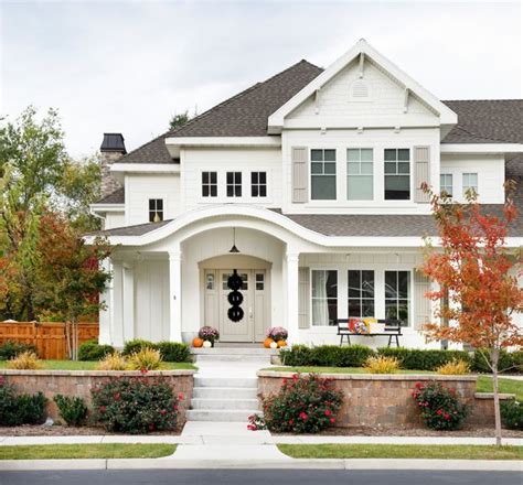 This Transitional Farmhouse Exterior Is Inviting Timeless And Has