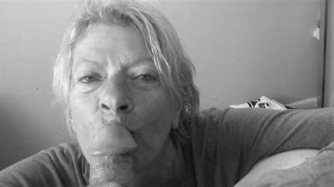 Cette MILF Adore Sucer XHamster