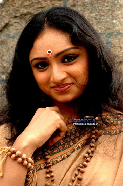 siri  latest hd images pictures stills pics filmibeat