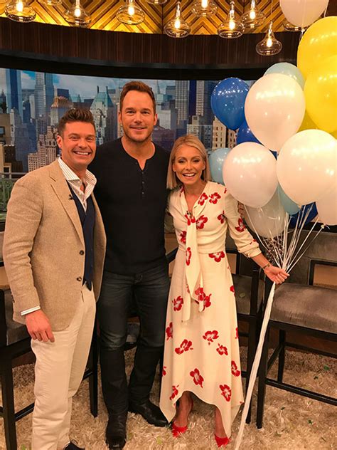 Kelly Ripa Welcomes New Co Host Ryan Seacrest To Live Abc7 New York