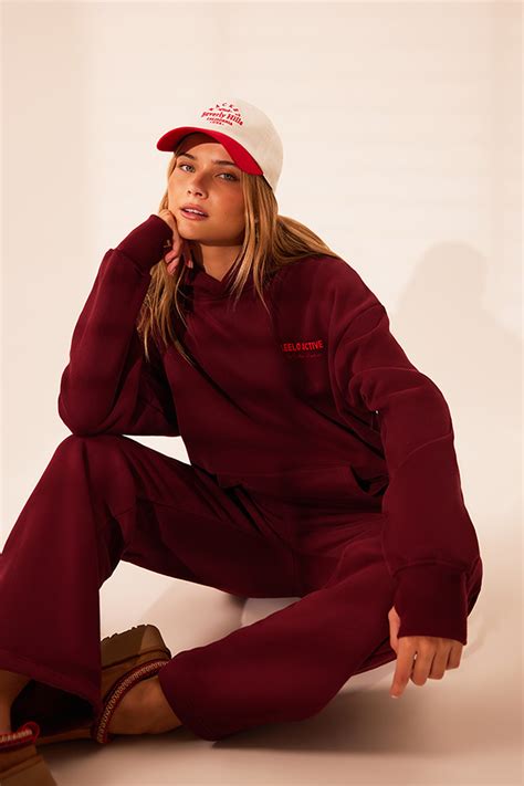 Leelo Active The Pilates Collection Hoodie Cherry Cola Stylerunner