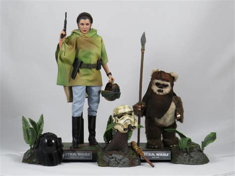 Kool Kollectibles Hot Toys Mms Princess Leia And Wicket