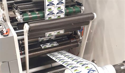 Печать этикетки на самоклеящихся материалах - Производственная компания ...