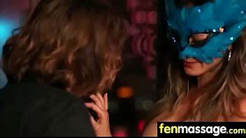 Superbe maigre reçoit un massage 19 XVIDEOS