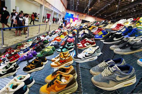 Foto Berburu Sepatu Idaman Di Urban Sneaker Society