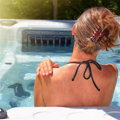 4 Differences Between The Vita Spa And Marquis Hot Tubs Bear Naked