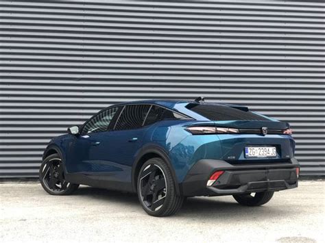 Peugeot 408 na testu: Pravi je magnet za poglede sa štedljivim i vrlo ...