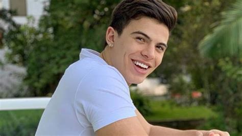 Confirmado Em A Fazenda Thomaz Costa Tem Nude Na Rede Veja