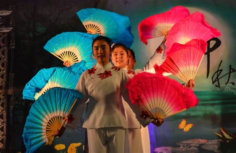 chinese dance styles  vibrant traditions  rhythms