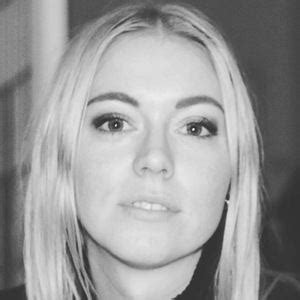 10 Hot Sexy Saske De Schepper Bikini Pics