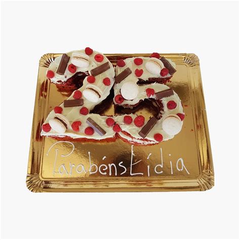 Naked Cake 25 Anos De Red Velvet Macarons E Framboesas