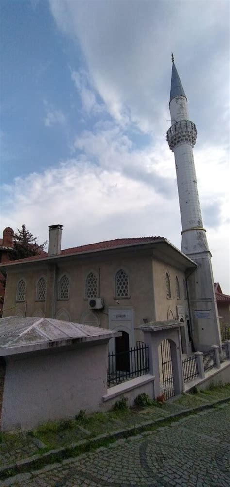 Küçük İhsaniye Cami Konumu Fotoğrafları ve Hakkındaki Bilgiler