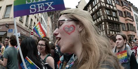 Gay Pride les lesbiennes en quête de visibilité