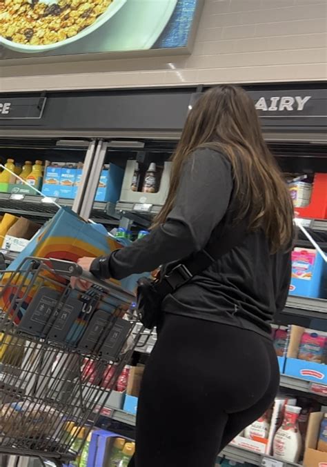 Cute And Thick Brunette In Black Leggings Spandex Leggings Yoga Pants Forum