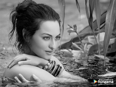 Sonakshi New Bollywood Hot Sonakshi Sinha X Wallpaper Teahub Io