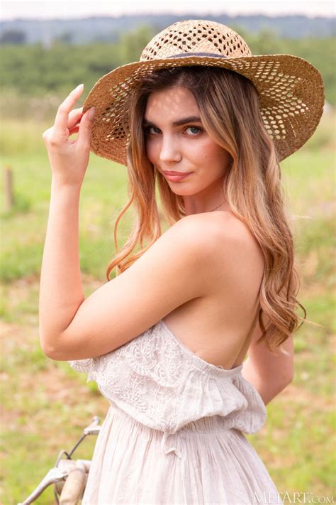 Annette Nude 12 Pictures Rating 9 28 10