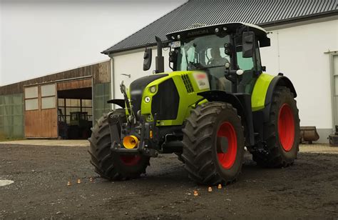 Prost Trecker Babe Hedi Baut Sich Eine Trecker Bar Agrarheute