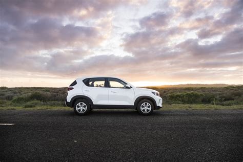 28188 Kia Sonet Lx 4k Suv Rare Gallery Hd Wallpapers