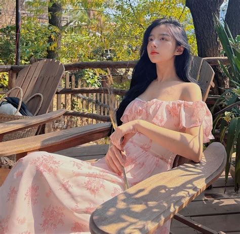 Nhan sắc thăng hạng của hot girl NEU sau 4 năm nổi tiếng