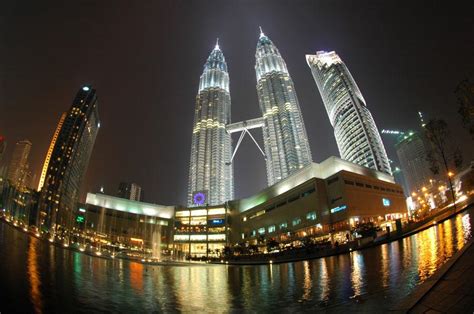 KLCC at Night by munardi on DeviantArt
