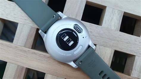 Garmin Vivomove Style Quick Review: A Smartwatch in Disguise – Nextrift