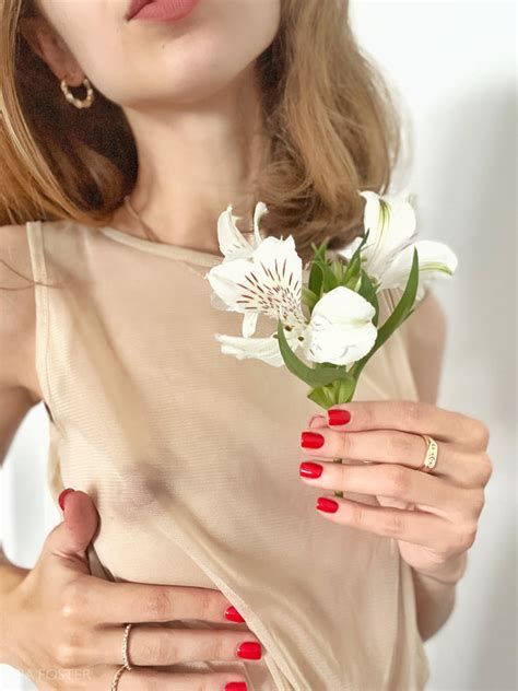 Pretty Teen Shows Pussy Under The Dress Pics Xhamster