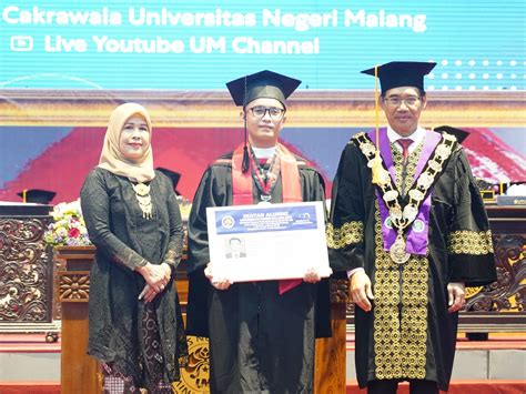 Wisuda Periode Ke 122 Universitas Negeri Malang UM 00026 Universitas