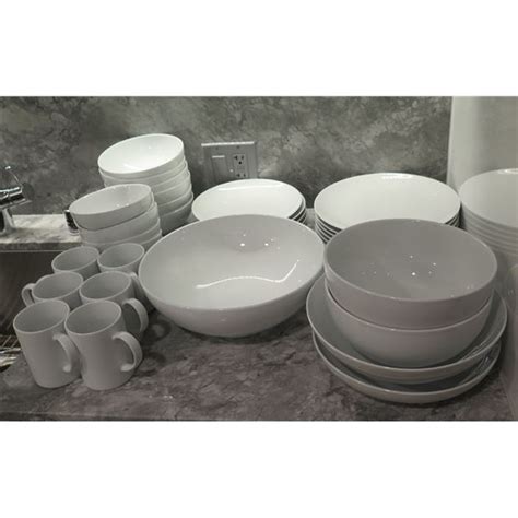 Crate And Barrel Dish Set Plates Bowls Mugs Etc Oahu Auctions