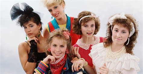 Cómo vestirse al estilo de los años 80 para chicas | Moda de los años ...