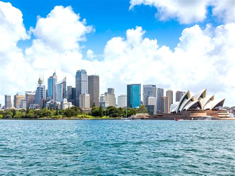 iconic city skylines   buildings  define  daily passport