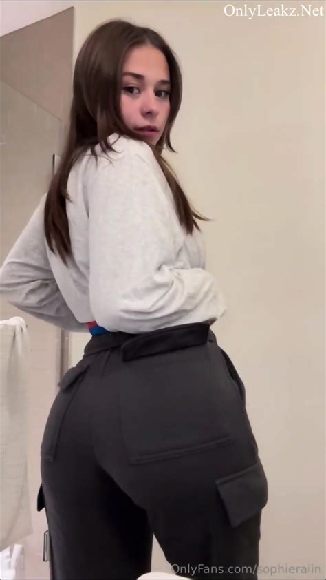 TikTok Teen Slut Showing Her Big Ass