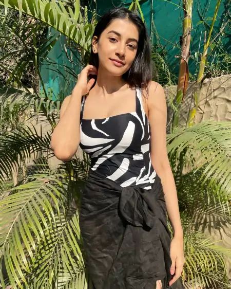 Simran Sharma Hot Pics And Photo