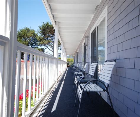 Hotel Photos and Virtual Tours of Monterey Bay Lodge