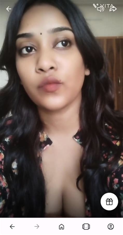 Sweet Innocent Girl Pussy Squirt And Giving Wild Show On Live With Full Face Show Gurl