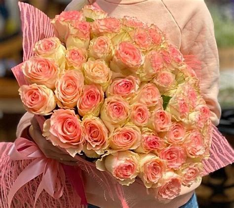 Huge Bouquet Of 100 200 Long Stem Pink Roses