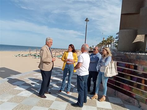 Cádiz obtiene para este verano 34 banderas azules en playas y puertos