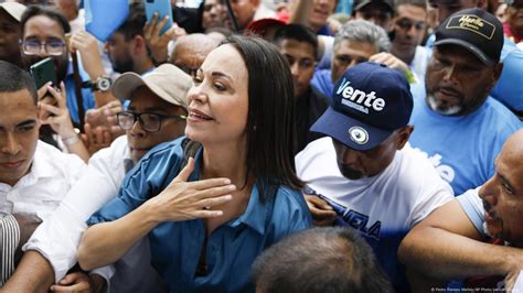 Venezuela Bars Opposition Leader Machado From Public Office DW 07