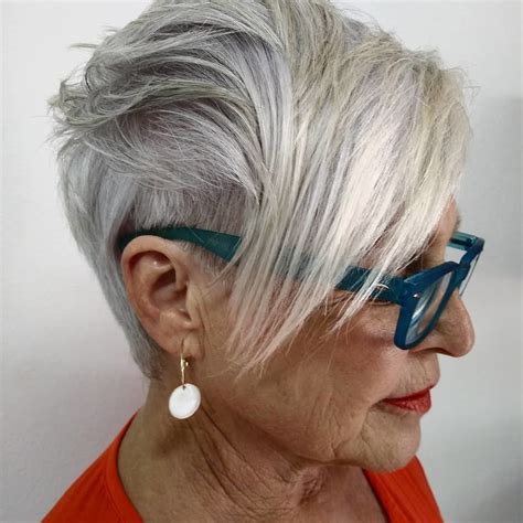 Edgy Gray Haircuts These Arent The Gray Hairstyles Your Grandma Wore