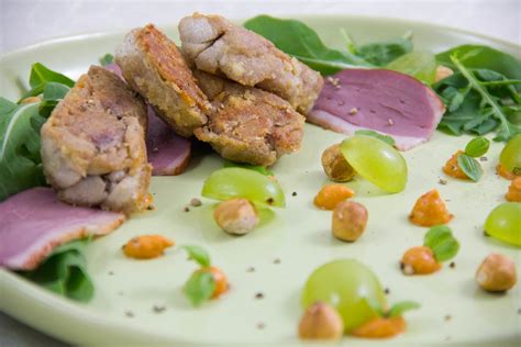 Salade De Ris De Veau Croustillants Fruits D Hiver Et Pistou De