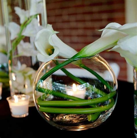 Stunning Centerpieces With Calla Lilies Left With The Stems Long Very Glamorous And Unique Love