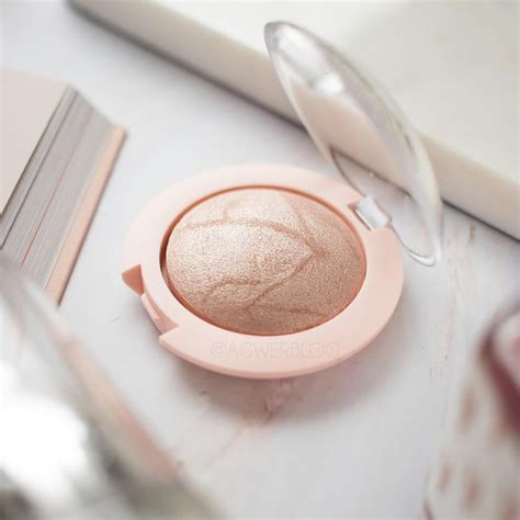 Nude Look Matte Pearl Baked Eyeshadow Golden Rose