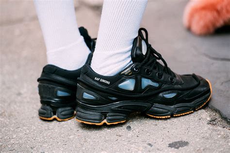 Best Dad Shoes 4 Ways To Style The Chunky Sneaker Trend Of 2018