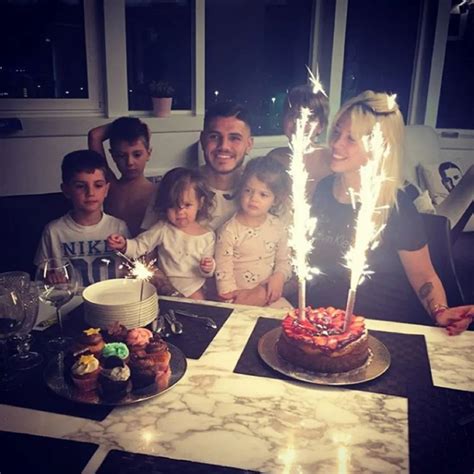 El romántico saludo con foto hot incluida de Wanda Nara a Mauro Icardi por su cumpleaños Infobae