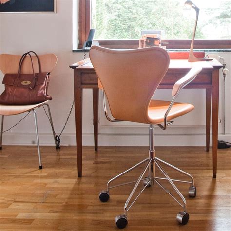 Swan Chair