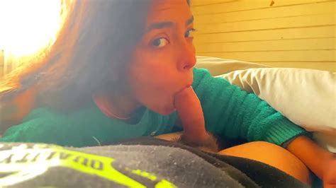 mamada corrida en su boca y cara pequeña y cachonda XVIDEOS